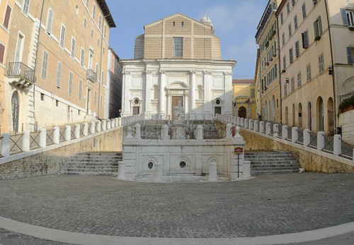 Piazza_del_Plebiscito